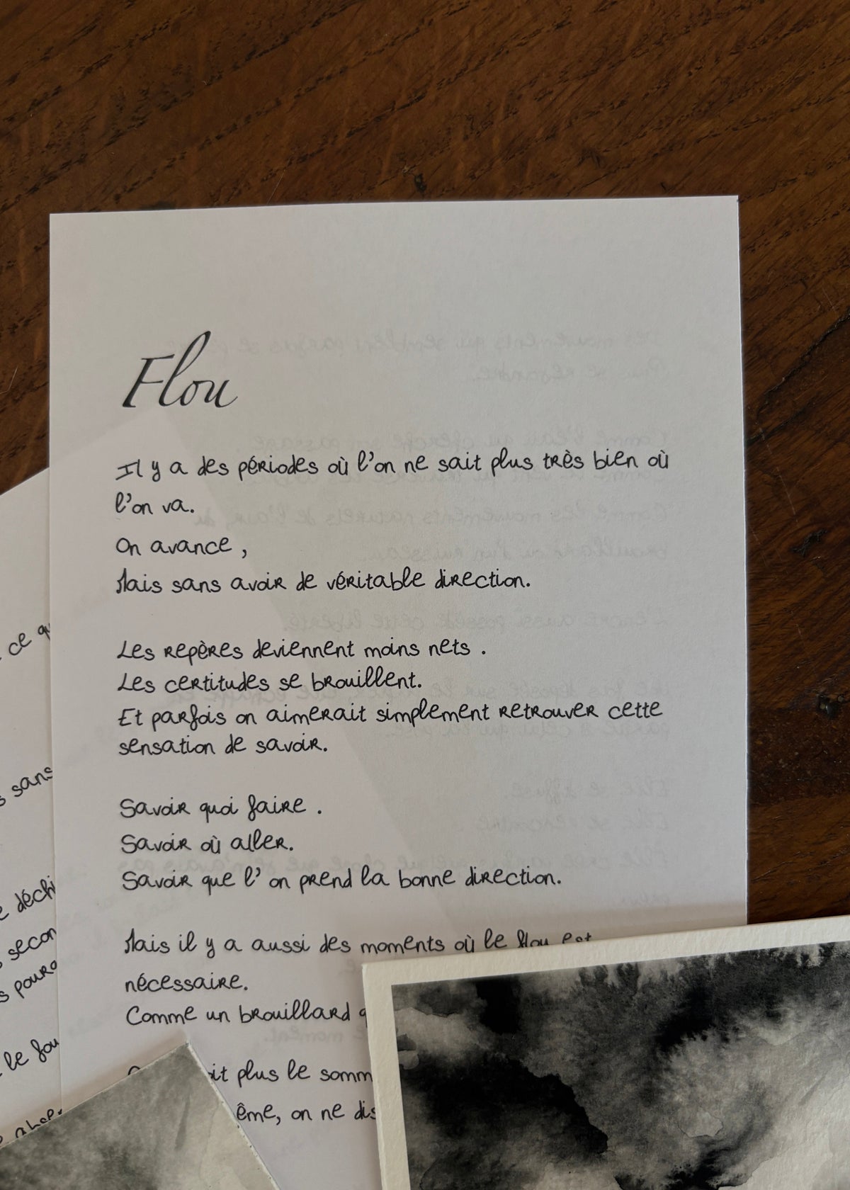 Extrait et introduction de la lettre du courrier mensuel à l'encre des cimes sur le thème de l'émotion floue reliée à la montagne.