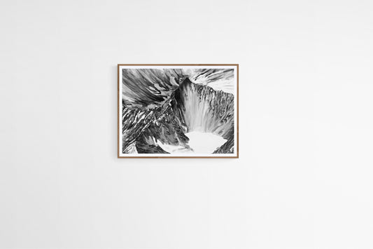 Tirage d’art peinture de l’Obergabelhorn, dans le Liechtenstein, Peinture Alpes Suisses. Tirage d'art Noir et Blanc détaillé au format A4 dans un cadre en bois